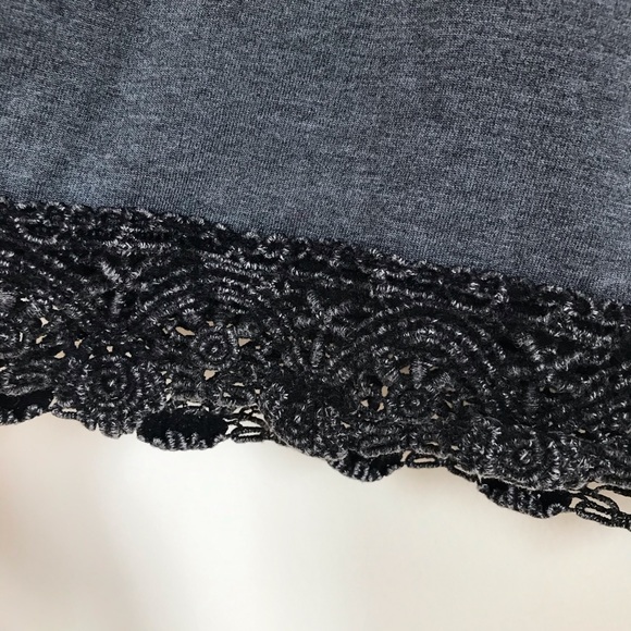 🌸 Harlow grey Boho off the shoulder top with lace detail - Picture 4 of 5